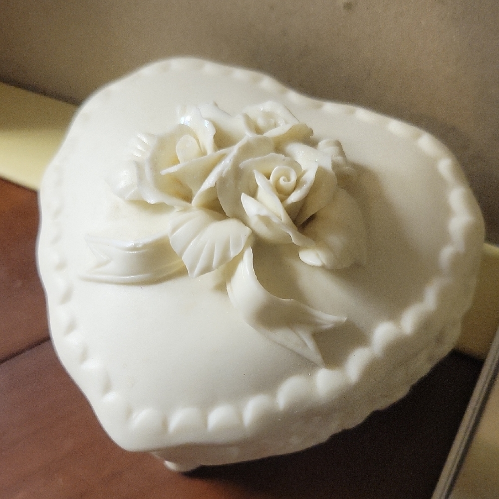 Heart-Shaped Matte Ivory Color Trinket Box w/ Rose Motif - Needs Light Cleaning